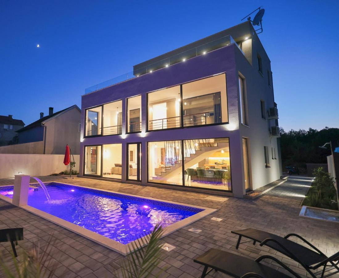 Rhapsody In Green - Luxury Villa In Zadar Crno Zewnętrze zdjęcie