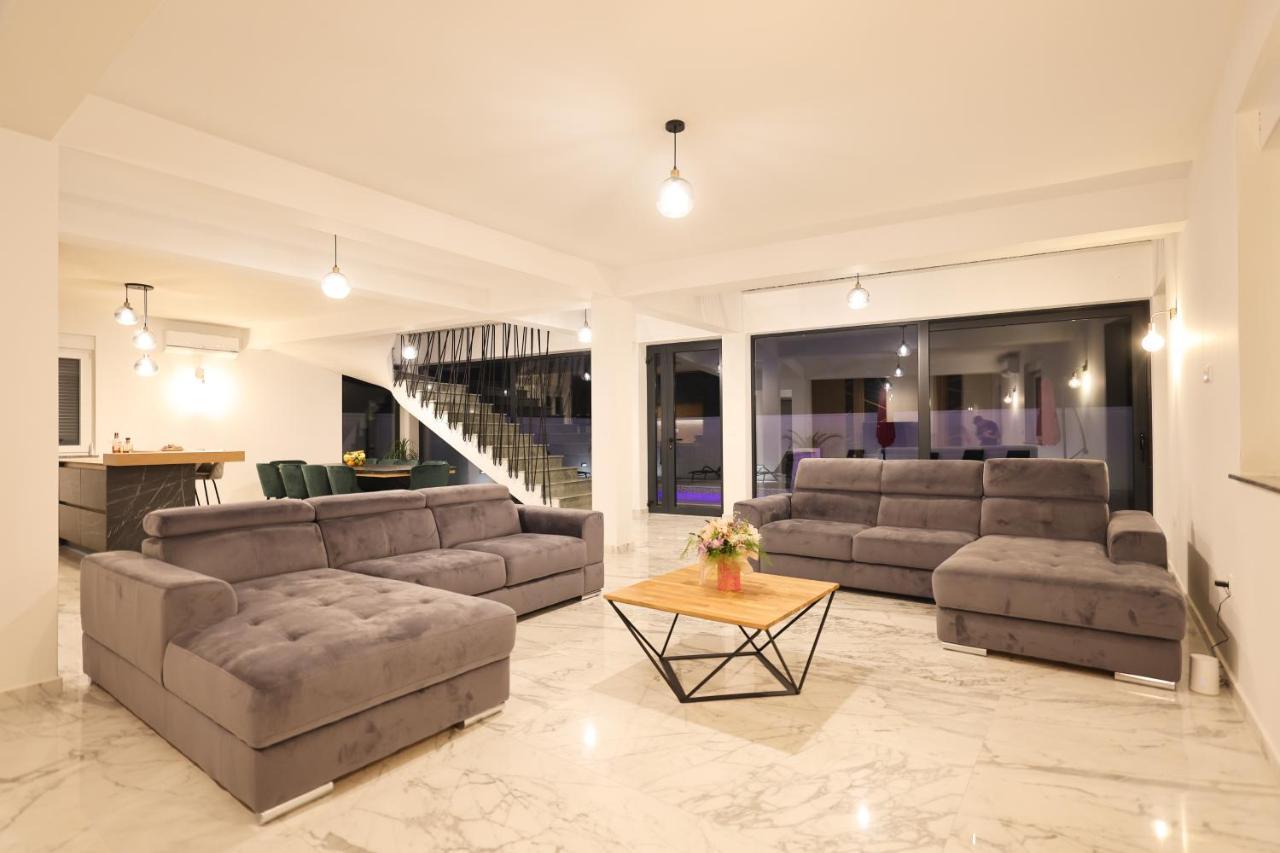 Rhapsody In Green - Luxury Villa In Zadar Crno Zewnętrze zdjęcie