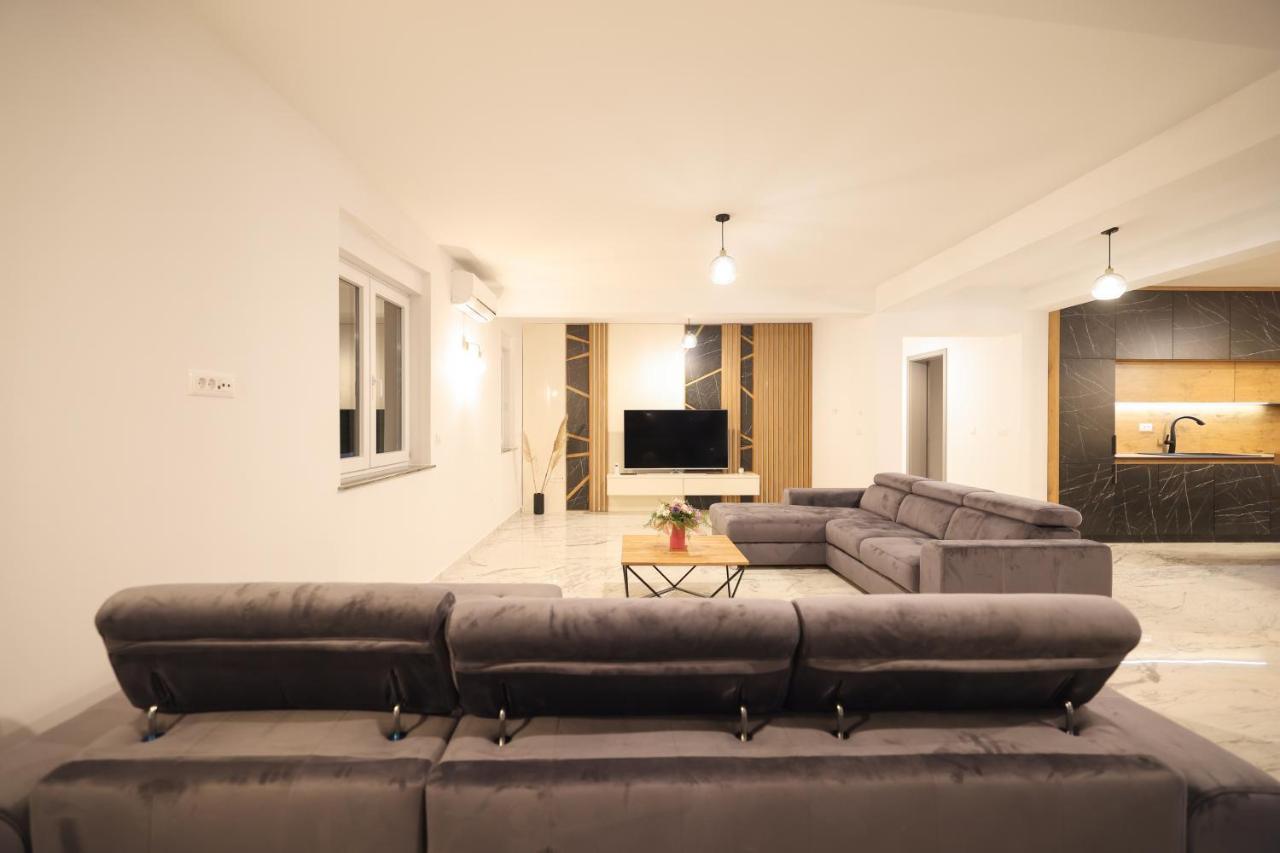 Rhapsody In Green - Luxury Villa In Zadar Crno Zewnętrze zdjęcie
