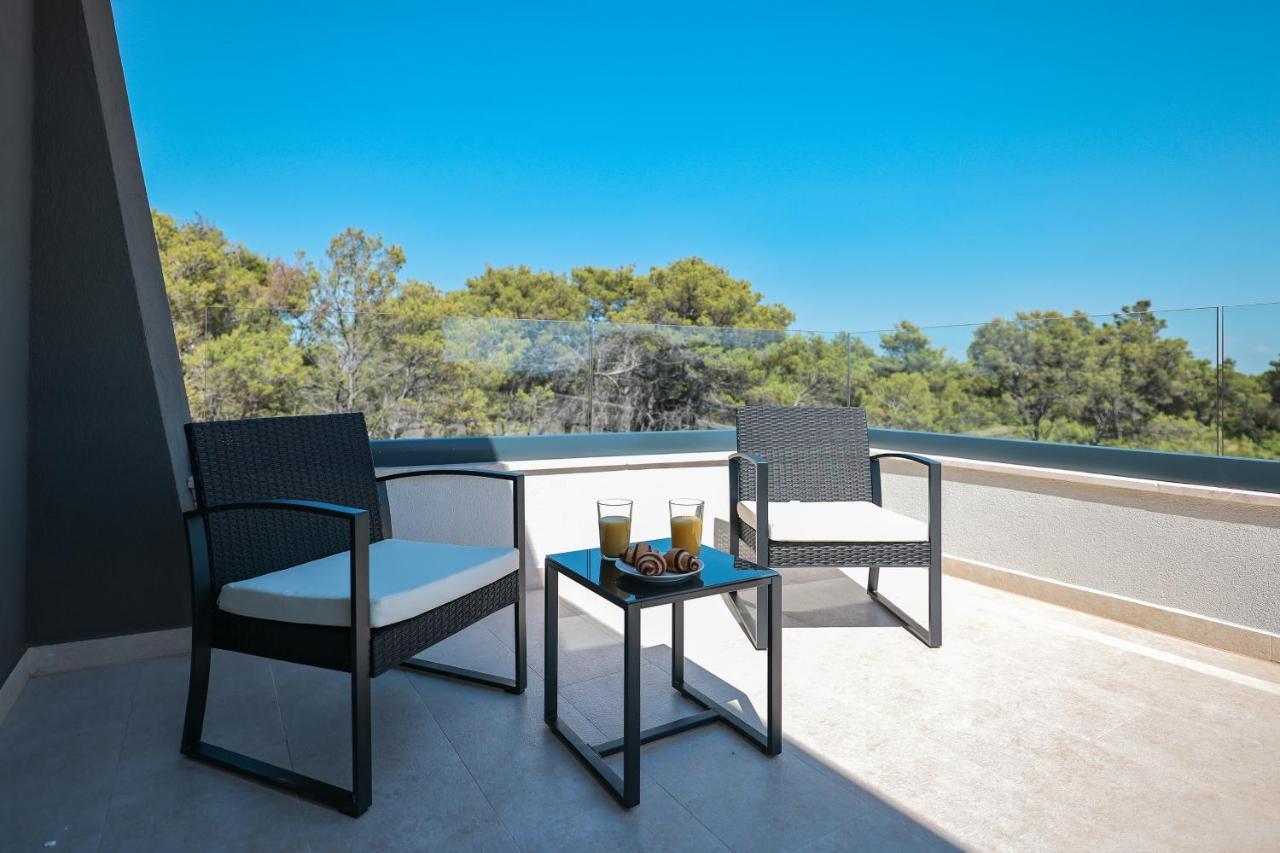 Rhapsody In Green - Luxury Villa In Zadar Crno Zewnętrze zdjęcie
