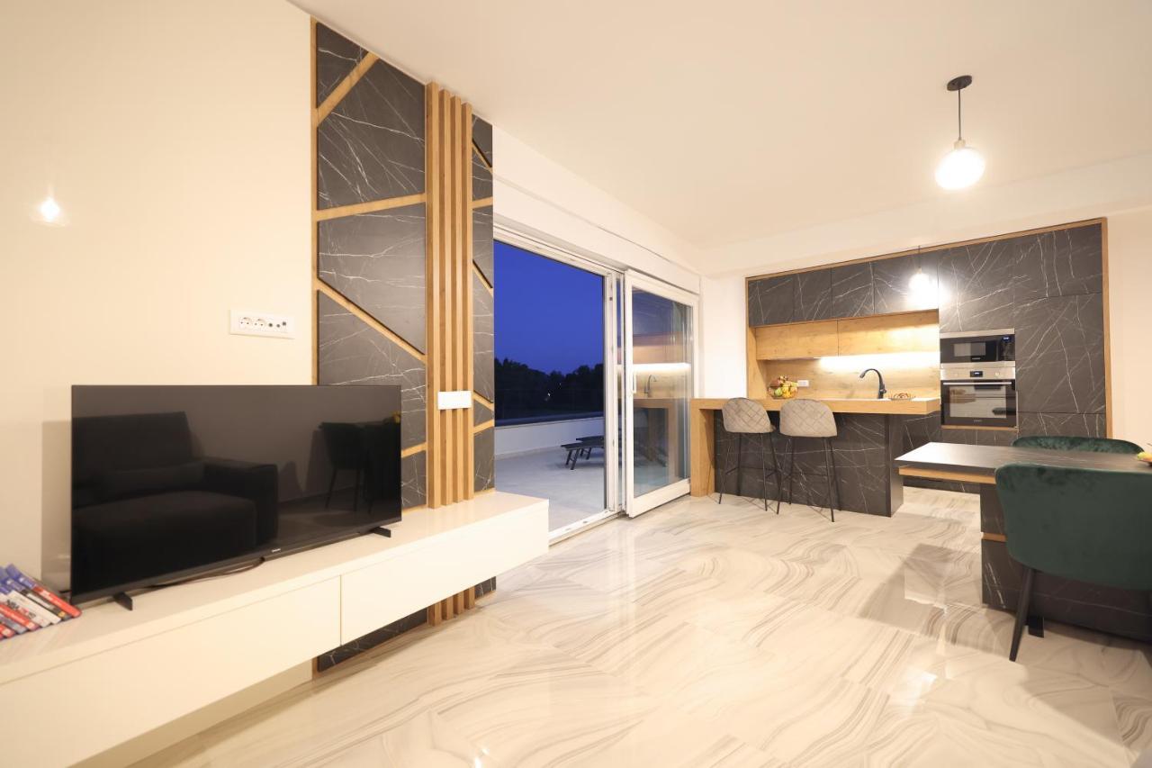 Rhapsody In Green - Luxury Villa In Zadar Crno Zewnętrze zdjęcie