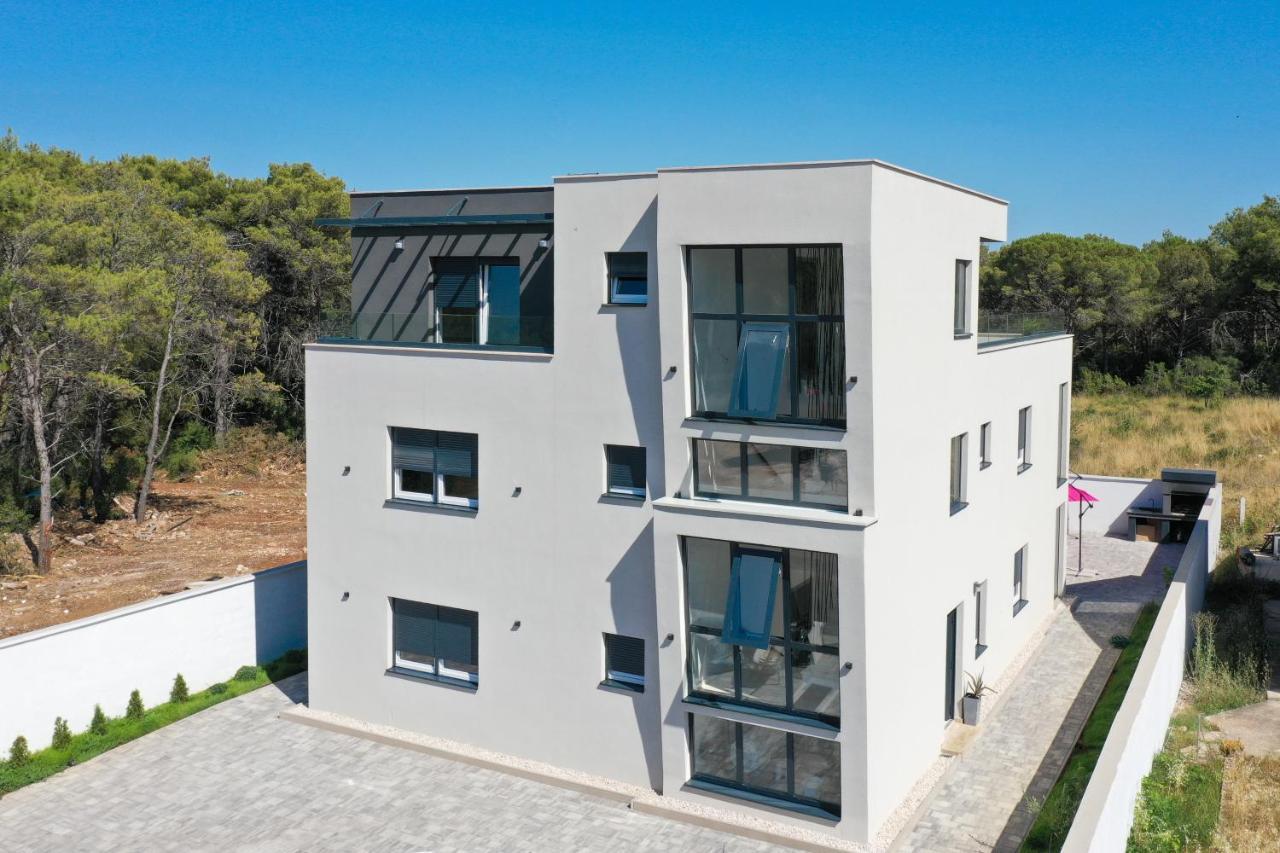 Rhapsody In Green - Luxury Villa In Zadar Crno Zewnętrze zdjęcie